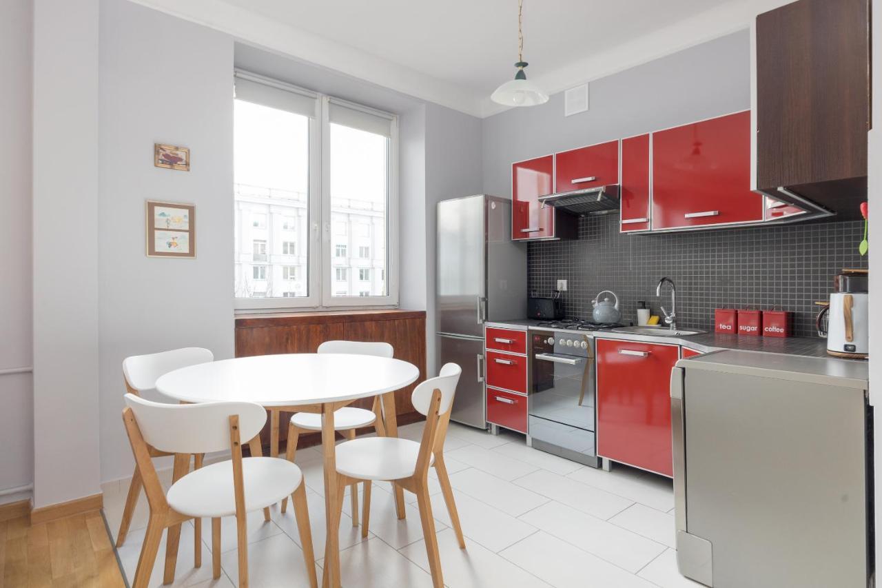 Metro Raclawicka Red Apartment Varşova Dış mekan fotoğraf